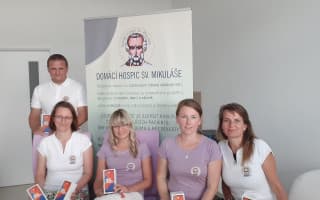 Pomohli jste nám zajistit elektricky polohovatelná lůžka pro Domácí hospic sv.Mikuláše. Děkujeme!