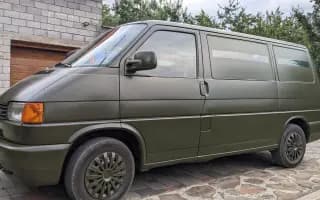 Dvě dodávky k evakuaci zraněných pro 71 OEB a 65 OMBR