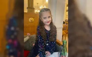 Pomozme malé Melissce (5) projít léčbou leukémie s maminkou po boku