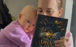 PODPOŘTE KNÍŽKU O DELFÍNOVI, KTERÁ JEDNU MÁMU ZACHRÁNILA Z HLUBIN