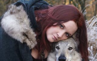 Pomozme Salli znovu vstát díky protéze