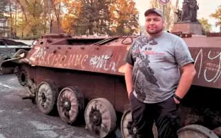 Z Česka odešel bojovat na Ukrajinu. Teď pomáhá dalším vojákům přežít